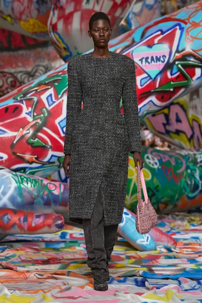 Look 9